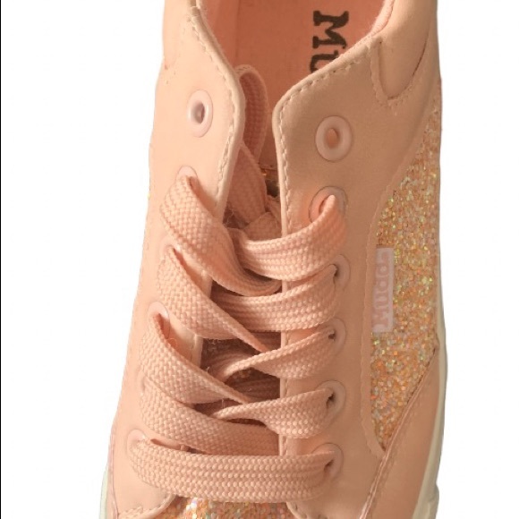 Mudd Size 7 Peach Glitter shoes, like new, used once in the office on carpet. - Picture 4 of 4